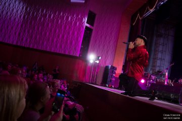 Легендарний «Щедрик» та Висоцький українською звучали у виконані Олега Скрипки та оркестру НАОНІ