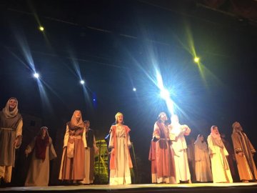 У міському палаці культури різдвяний настрій