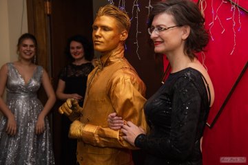Кіно… Кіно… Кіно…