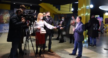 Відбувся передпрем’єрний показ кінопроекту «Різдвяні історії» , який знімали у міському палаці культури