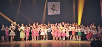 Звітний концерт клубного об’єднання «Алєкса спорт денс» відбувся по-сімейному тепло. Зібрали 5 тисяч гривень для  онкохворих діток