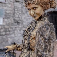 Театр ”Галатея” на ”Statues En Marche ”
