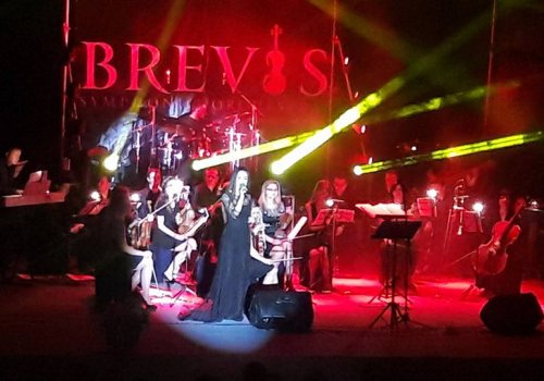 Symphonic accompaniment was provided by BREVIS Orchestra conducted by Gennady Fiskov.