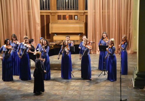 Ансамбль скрипалів  Арієтта